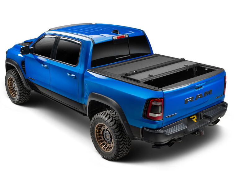 Extang Endure ALX Hard Folding Tonneau Cover For 2019-2023 Chevy Silverado 1500 / GMC Sierra 1500 5.5 ft (5'8"/69.9") Bed