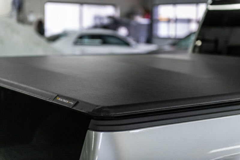 Extang Trifecta ALX Soft Folding Tonneau Cover For 2021 Ford F-150 5.5 ft (5'7"/67.1") Bed