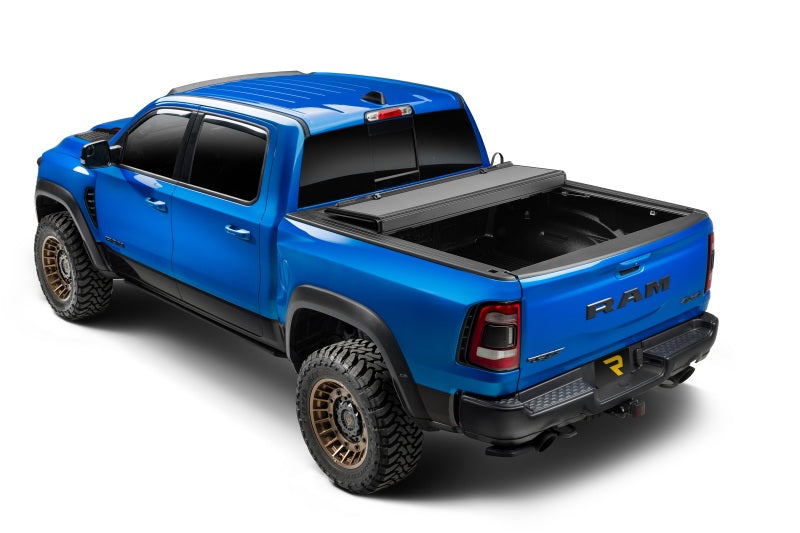 Extang Endure ALX Hard Folding Tonneau Cover For 2019-2023 Chevy Silverado 1500 / GMC Sierra 1500 5.5 ft (5'8"/69.9") Bed